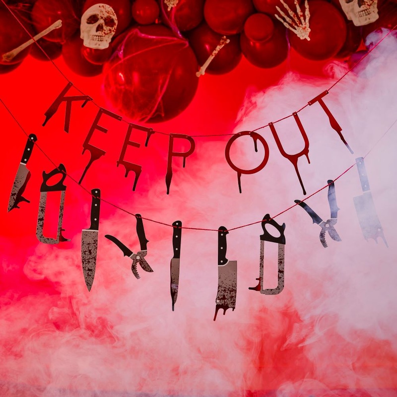 Keep Out garland 2 pieces
