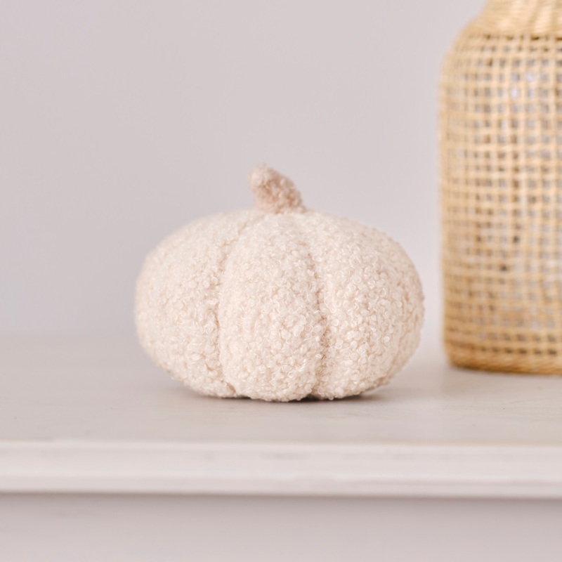 Boucle pumpkin cream white 14cm