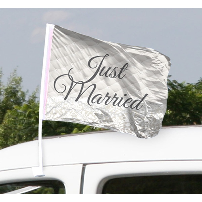 2 car flags Just Married cream