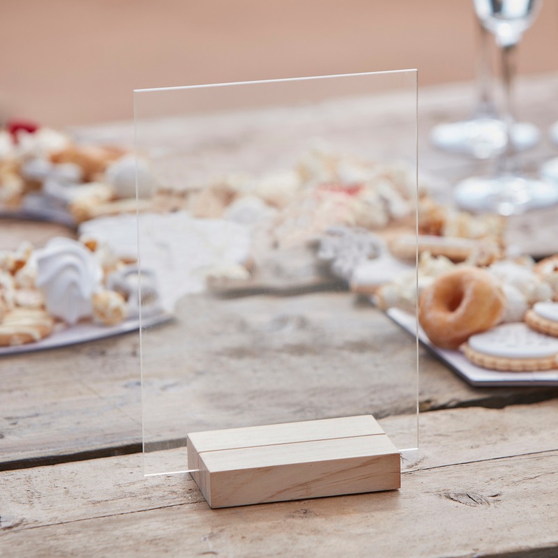1 Little Wooden place card holder