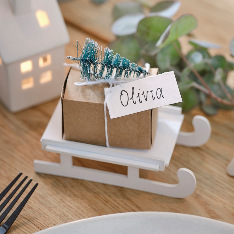 4 white sleigh place cards 12cm