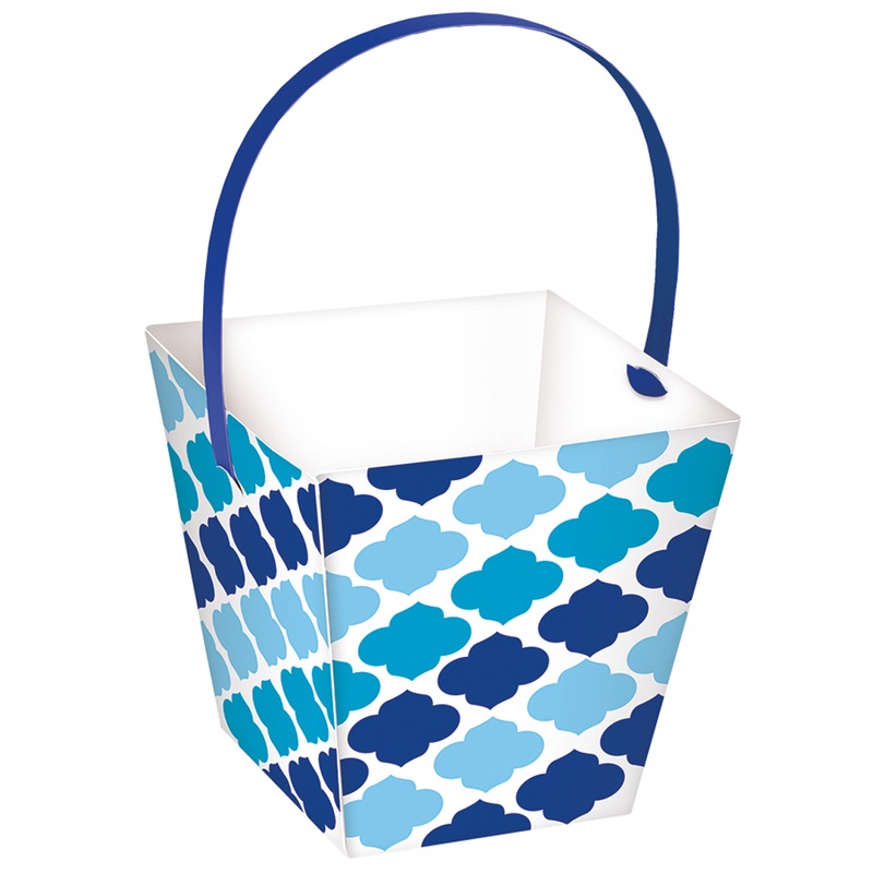 24 snack boxes with blue handles