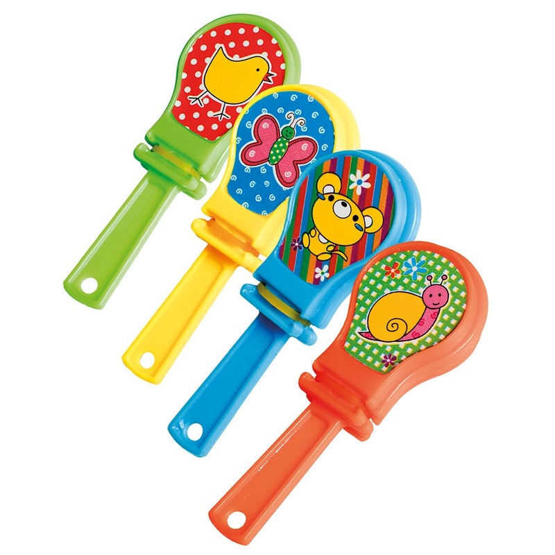 4 children's hand rattles 7 x 2.5 cm