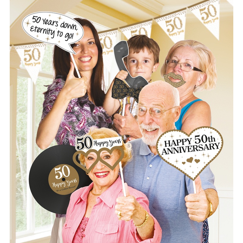 Photo booth set golden wedding