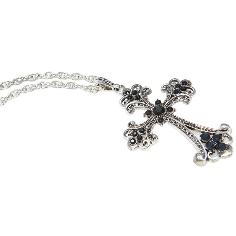 Baroque style necklace with black gemstones