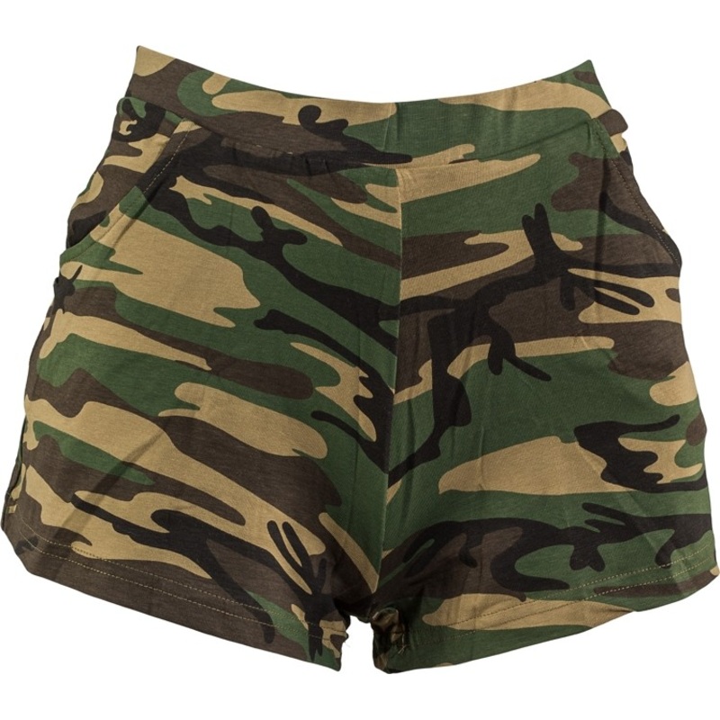 Chic in camouflage hotpants S-M