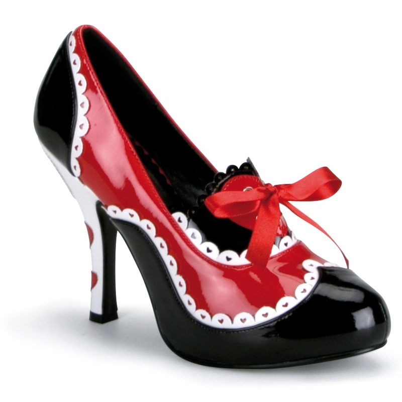 Pretty ruffle pumps