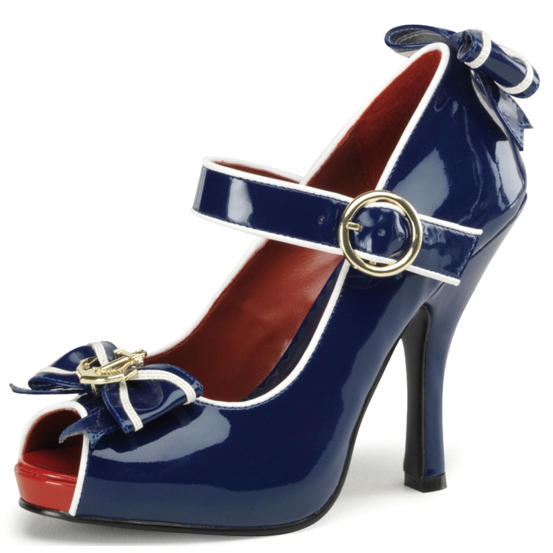 Sailor pumps in lacquer look