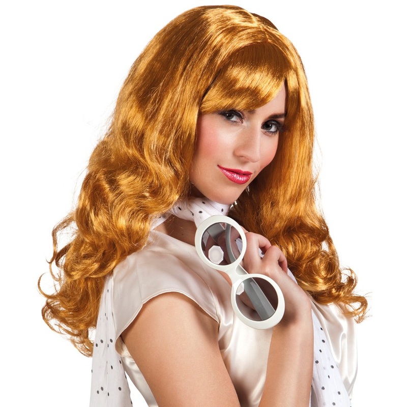 Shiny curly wig in gold-copper
