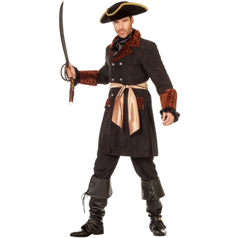 Elegant Bolton pirate costume 48