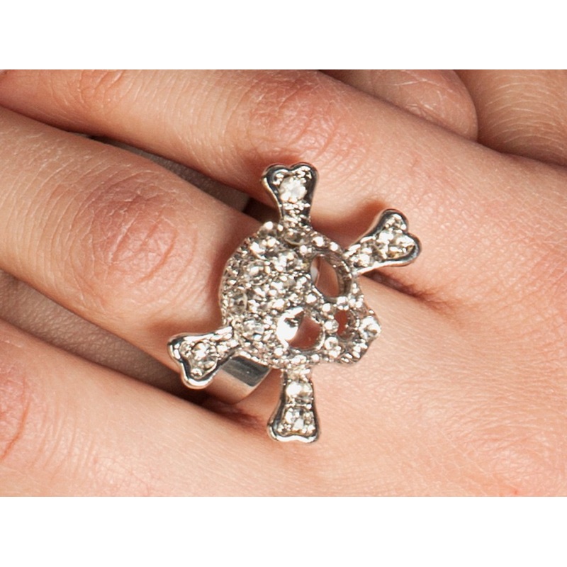 Skull ring with rhinestones