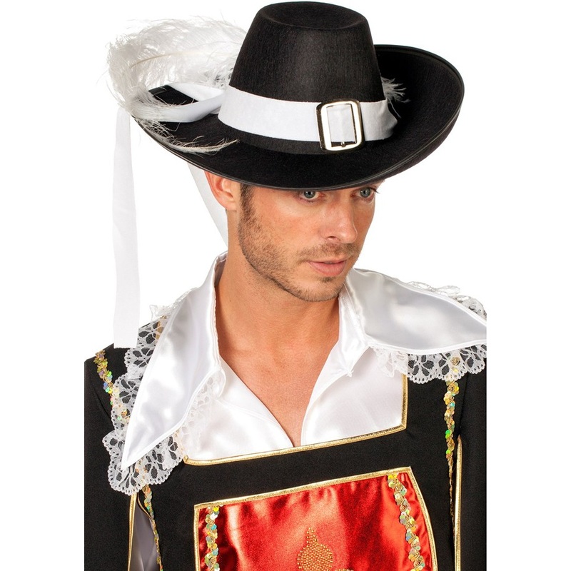 Elegant musketeer hat with feather