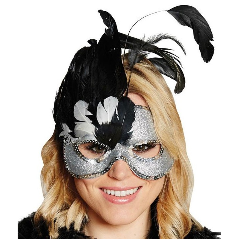 Masked ball eye mask with feathers