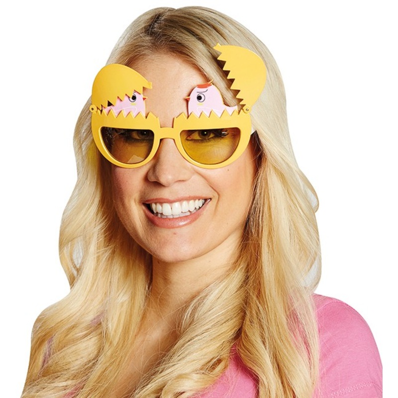 Chick from eggs party glasses