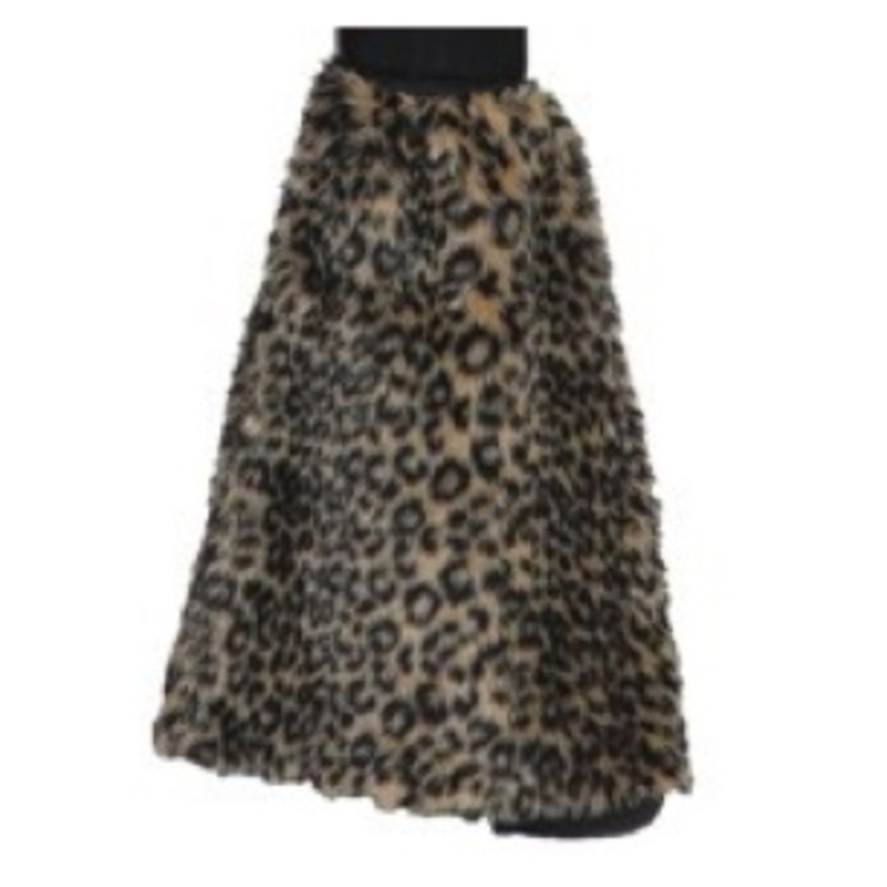 Plush leg warmers in leopard pattern