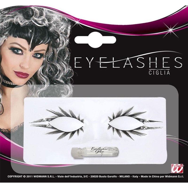 Black pointed eyelashes