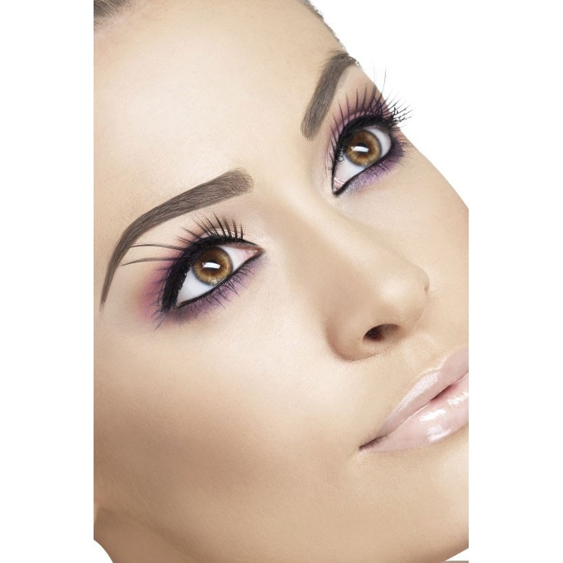 Long feather eyelashes in black