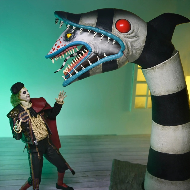 NECA Beetlejuice Matador and Sandworm Ultimate 7" Figure 2 Pack