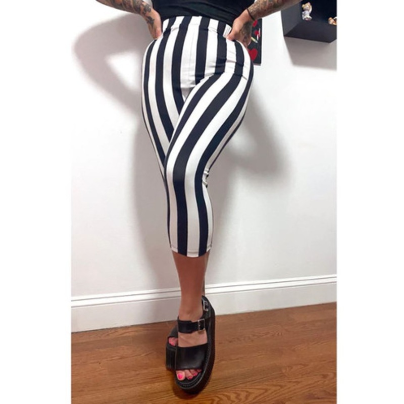 Sourpuss Striped Knit Capris Blk/Wht US Size 14